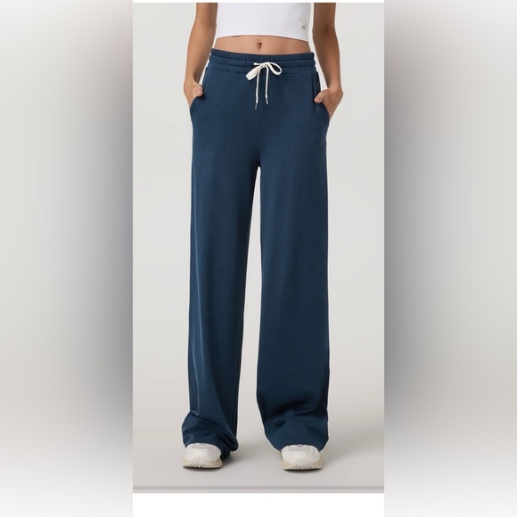 Vuori Pants - Vuori Halo Essential Wide Leg Pant-NWT!!